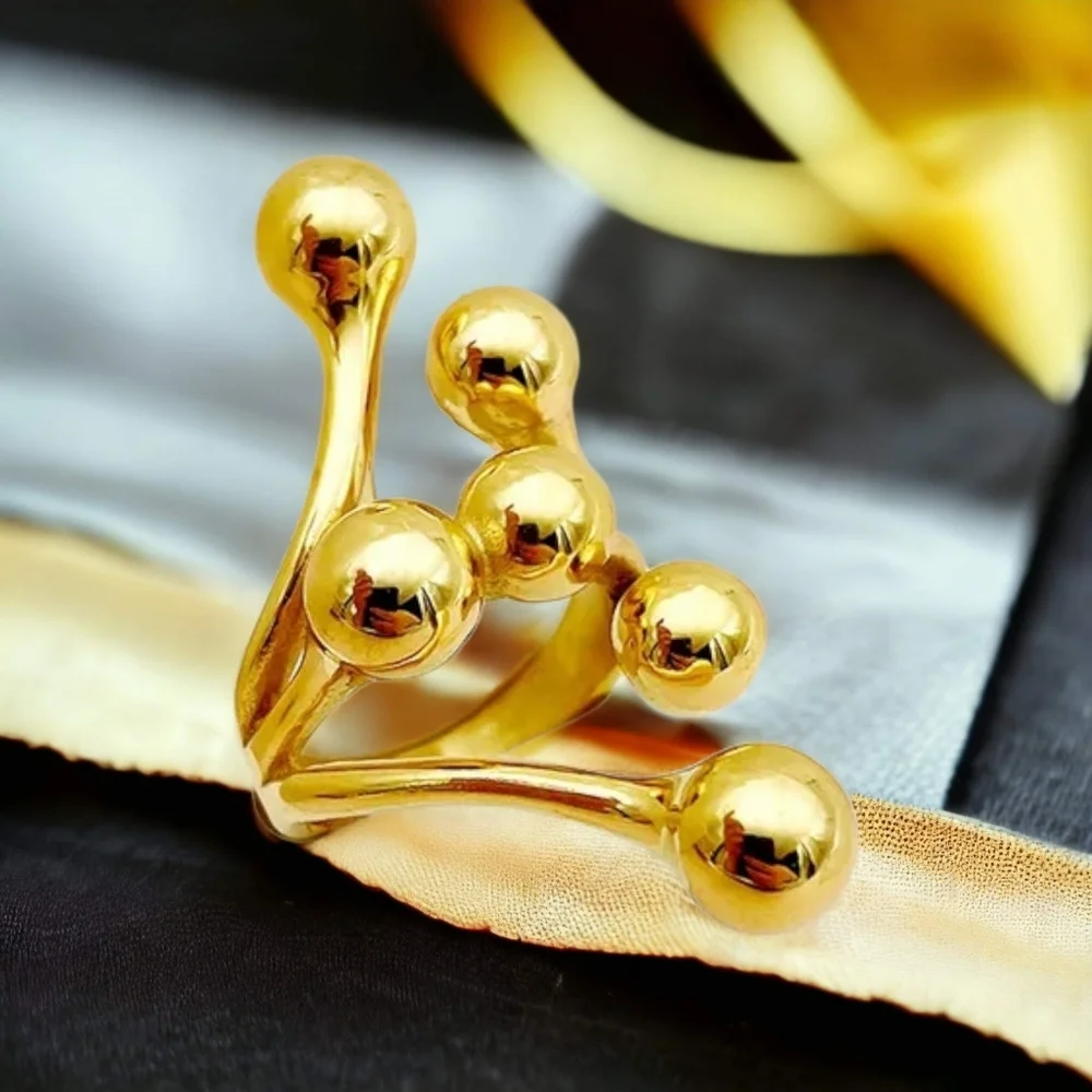 ๐๏ธ 18K Gold Plated Stainless Steel Exclusive Design Ring - Picture 5 of 7
